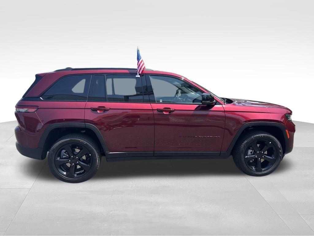 new 2025 Jeep Grand Cherokee car, priced at $46,669