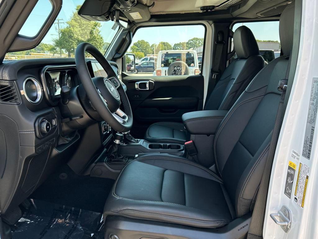 new 2025 Jeep Wrangler car, priced at $48,549
