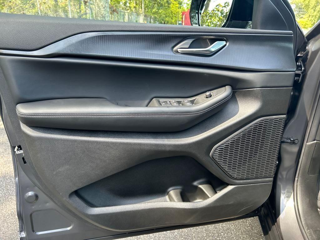 new 2025 Jeep Grand Cherokee car, priced at $36,240