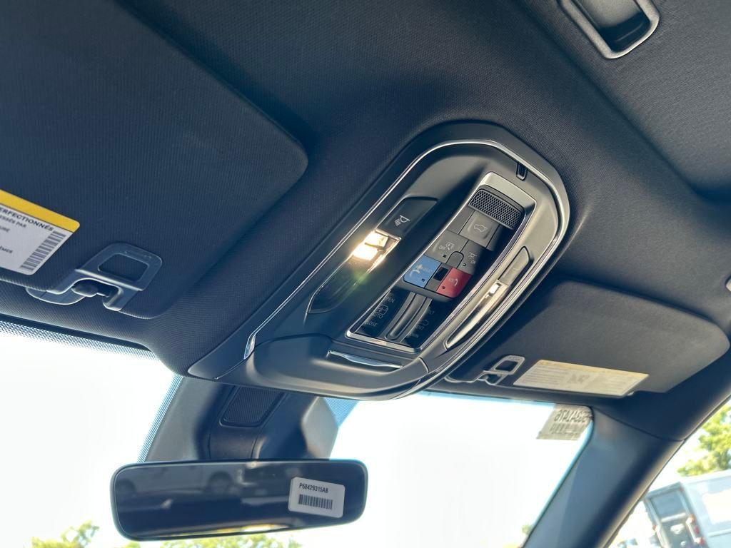 new 2025 Jeep Grand Cherokee car, priced at $36,240