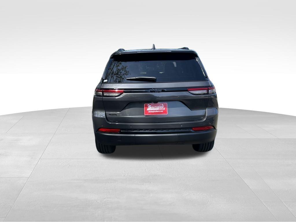 new 2025 Jeep Grand Cherokee car, priced at $36,240