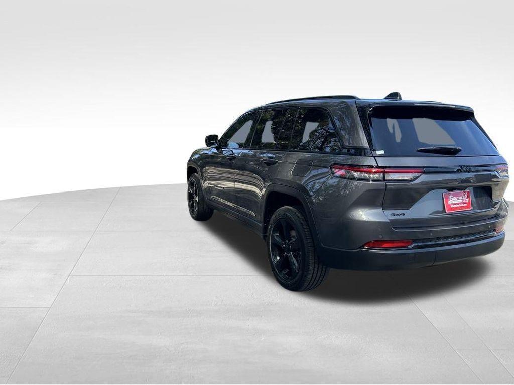 new 2025 Jeep Grand Cherokee car, priced at $36,240