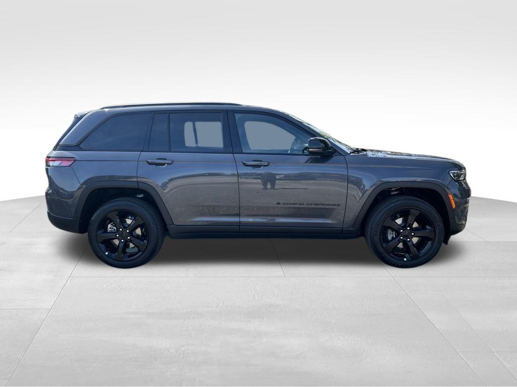 new 2025 Jeep Grand Cherokee car, priced at $36,240