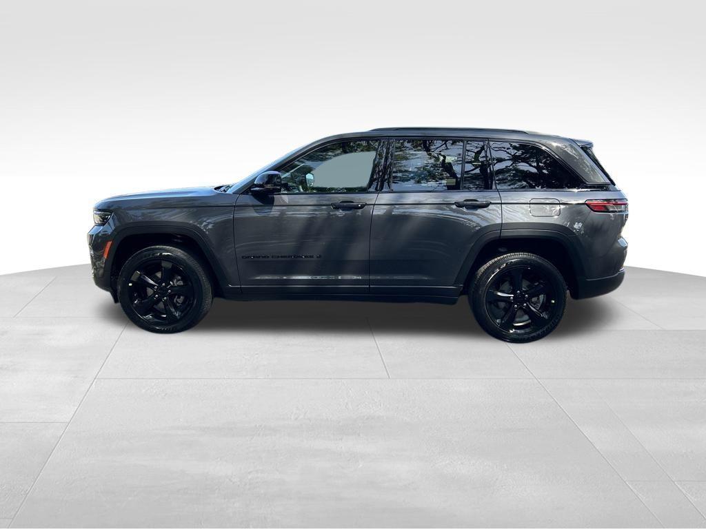 new 2025 Jeep Grand Cherokee car, priced at $36,240