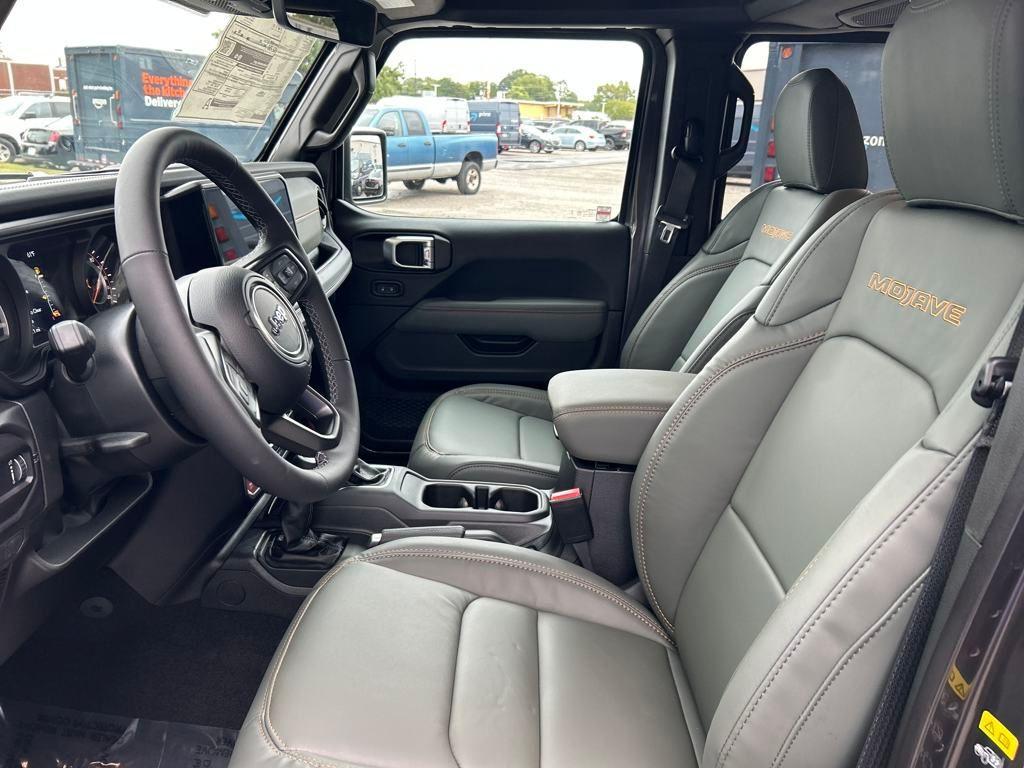 new 2025 Jeep Gladiator car, priced at $54,958