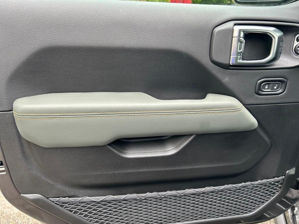 new 2025 Jeep Gladiator car, priced at $54,958