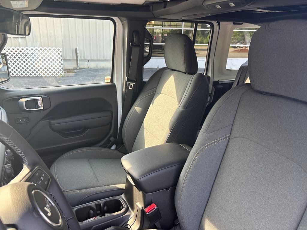 new 2025 Jeep Wrangler car, priced at $46,436