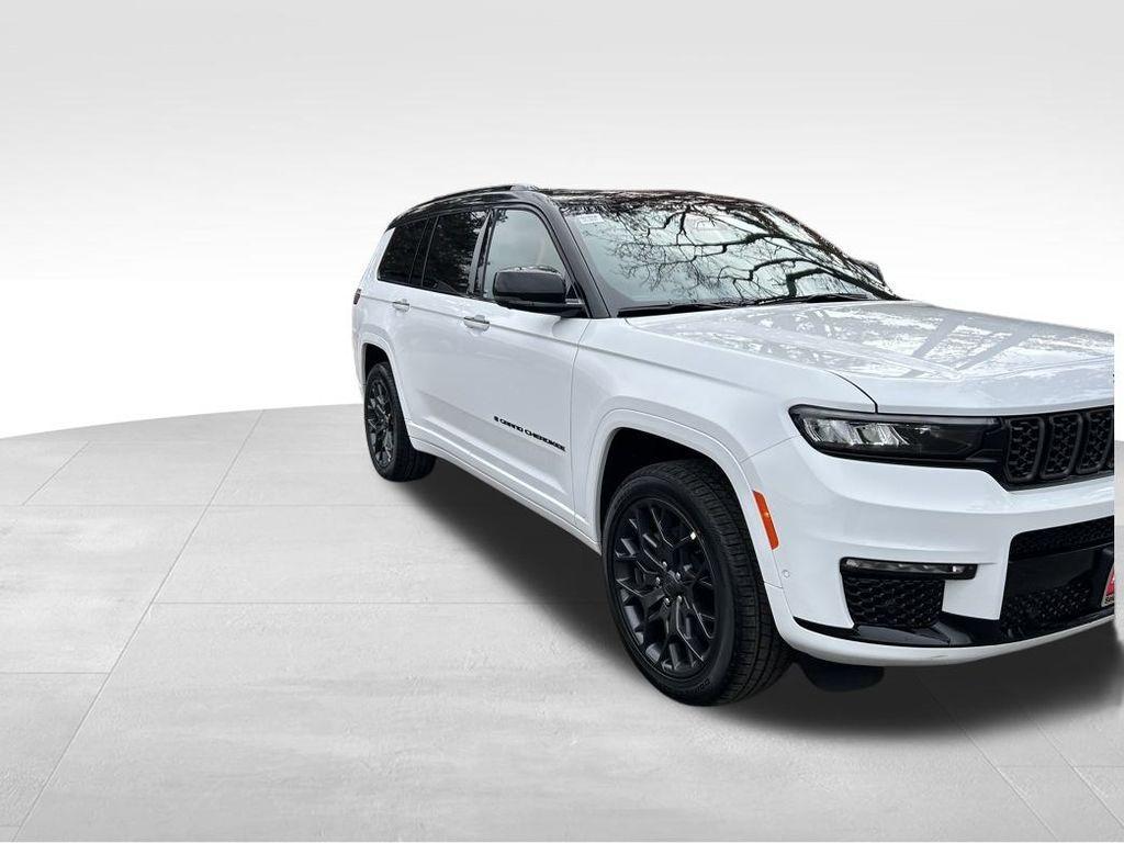 new 2025 Jeep Grand Cherokee L car, priced at $67,925
