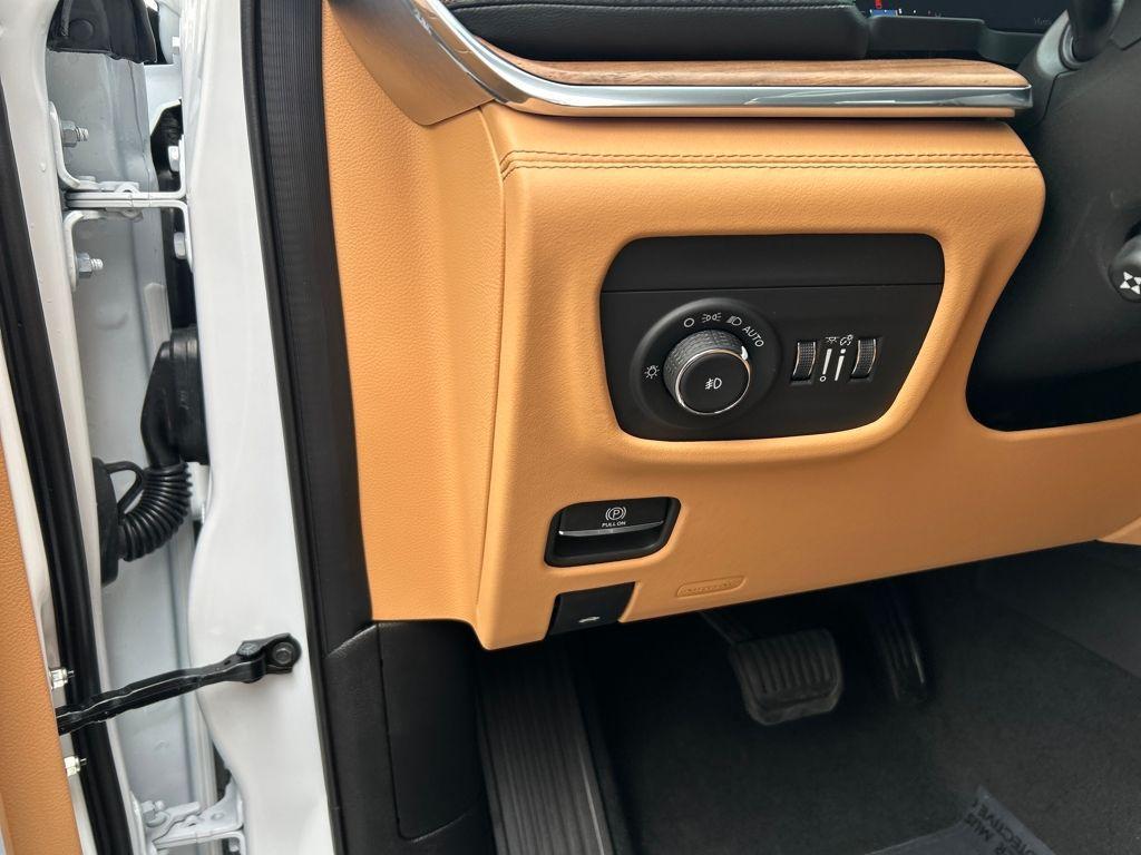 new 2025 Jeep Grand Cherokee L car, priced at $67,925