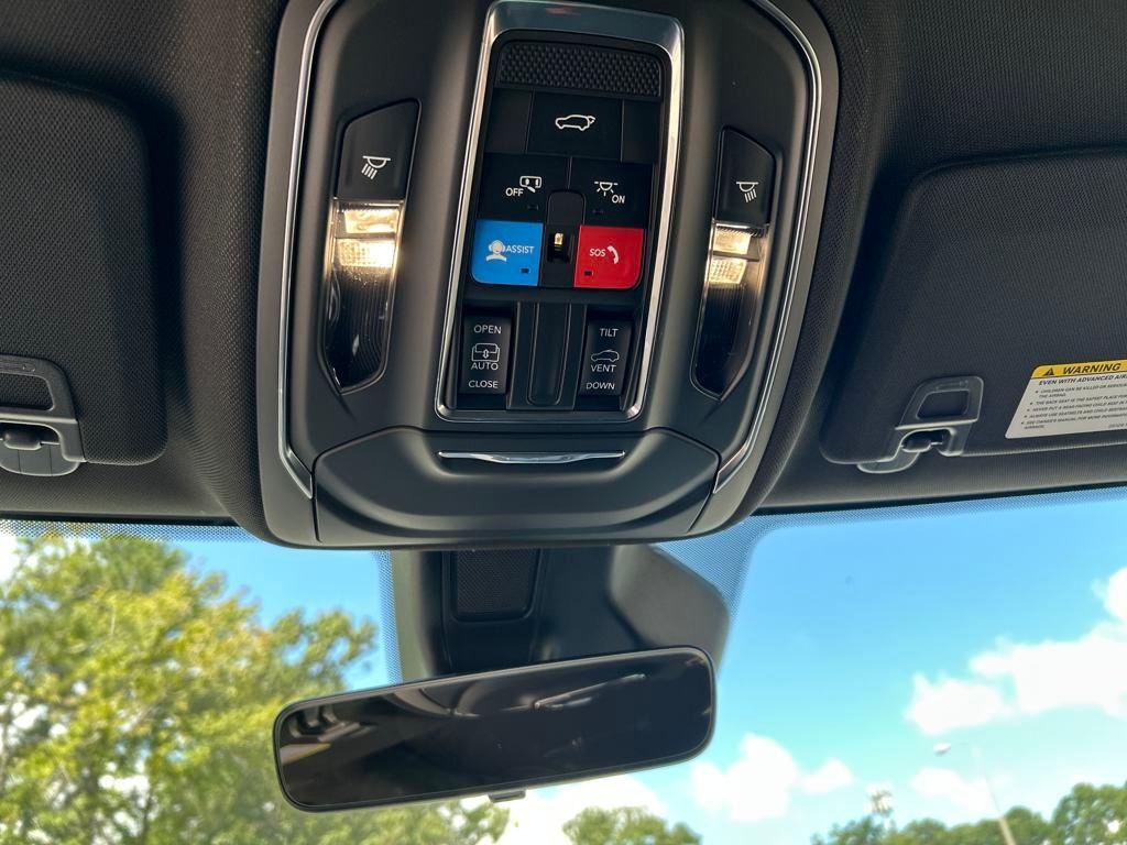 new 2025 Jeep Grand Cherokee car, priced at $36,705