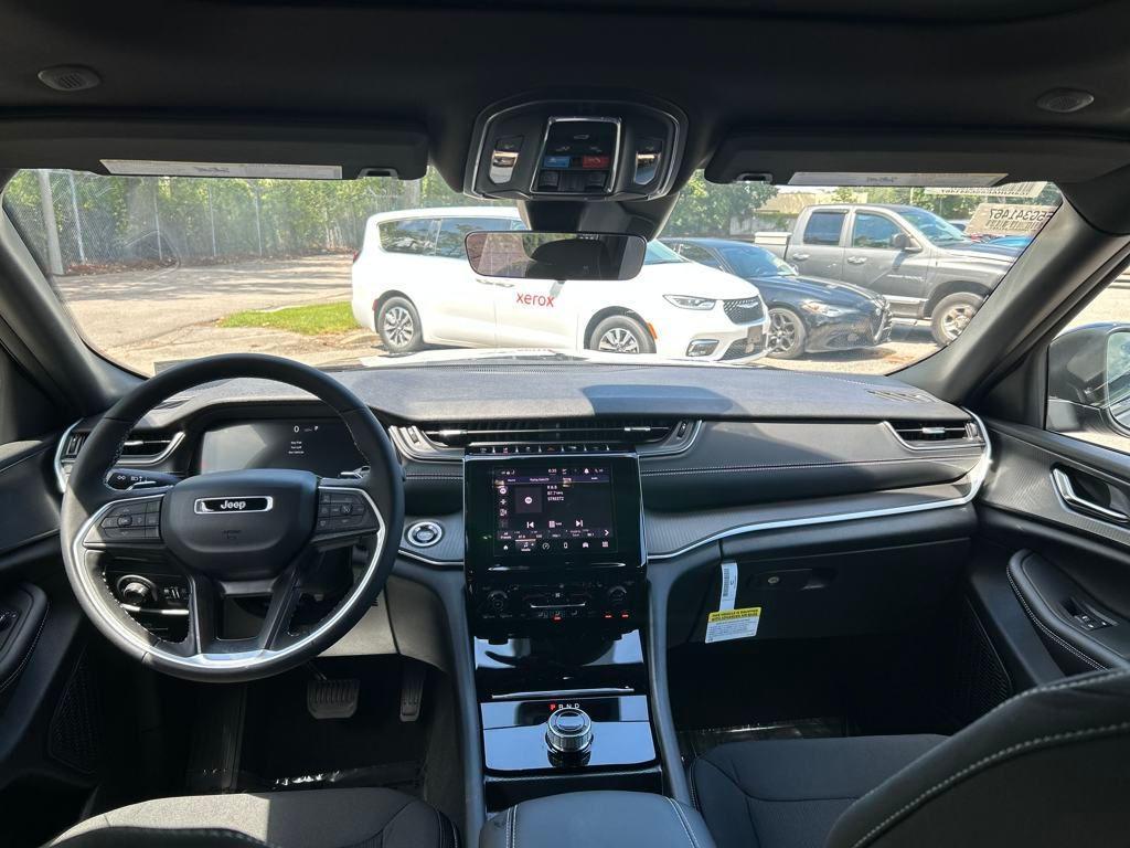 new 2025 Jeep Grand Cherokee car, priced at $36,705