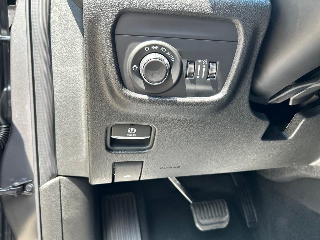 new 2025 Jeep Grand Cherokee car, priced at $36,705