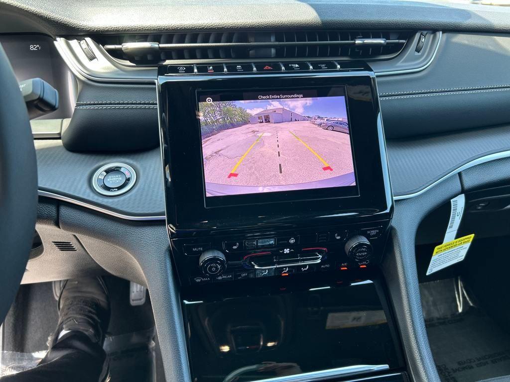 new 2025 Jeep Grand Cherokee car, priced at $36,705