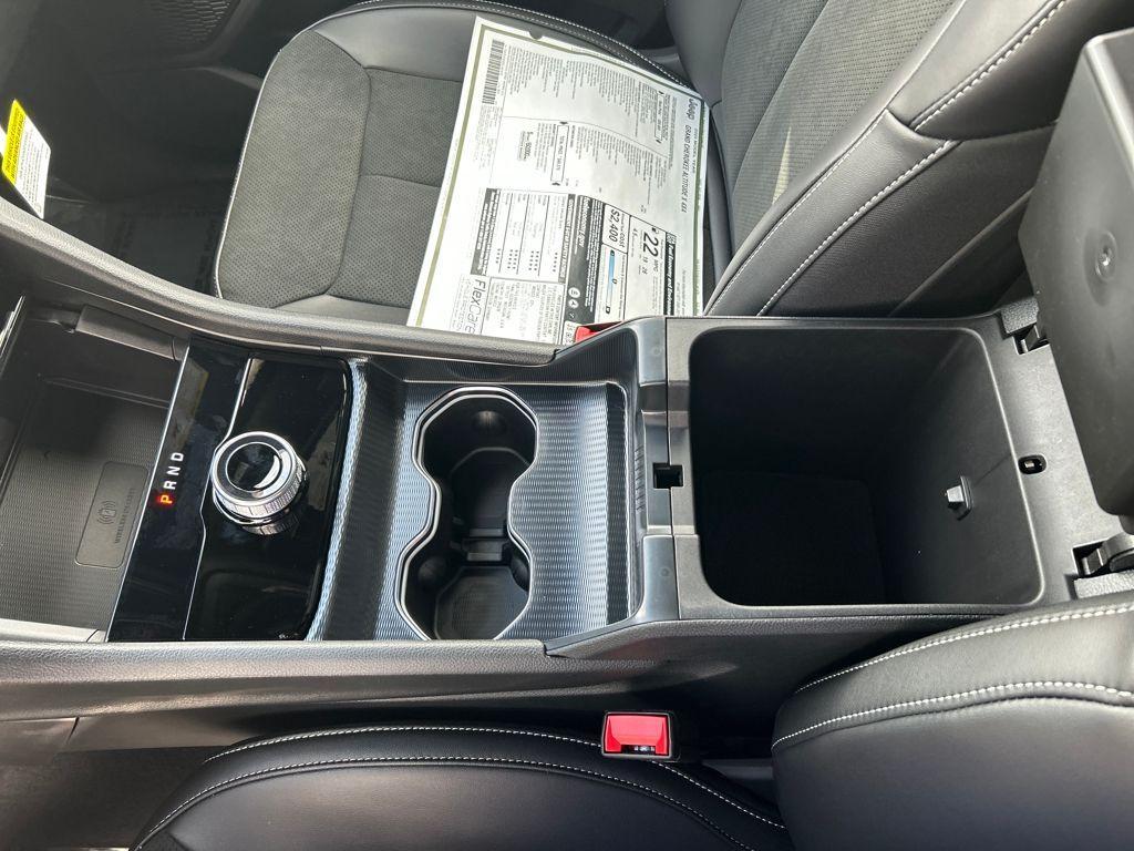 new 2025 Jeep Grand Cherokee car, priced at $37,740