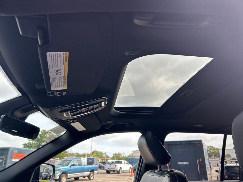 new 2025 Jeep Grand Cherokee car, priced at $37,740