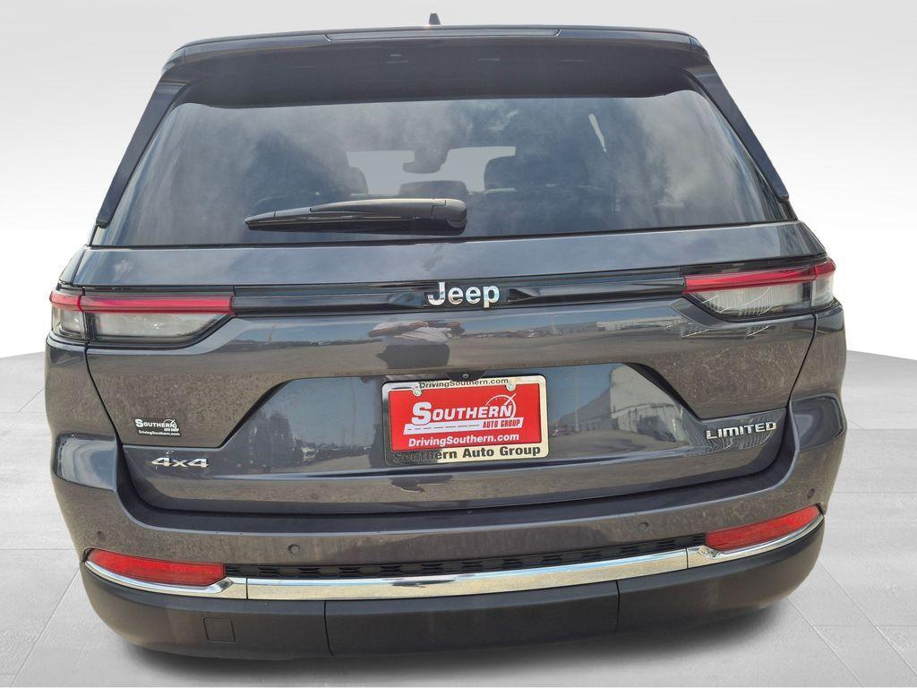 used 2022 Jeep Grand Cherokee car, priced at $32,322