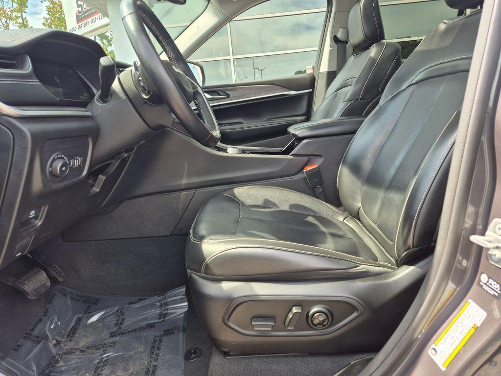 used 2022 Jeep Grand Cherokee car, priced at $32,322