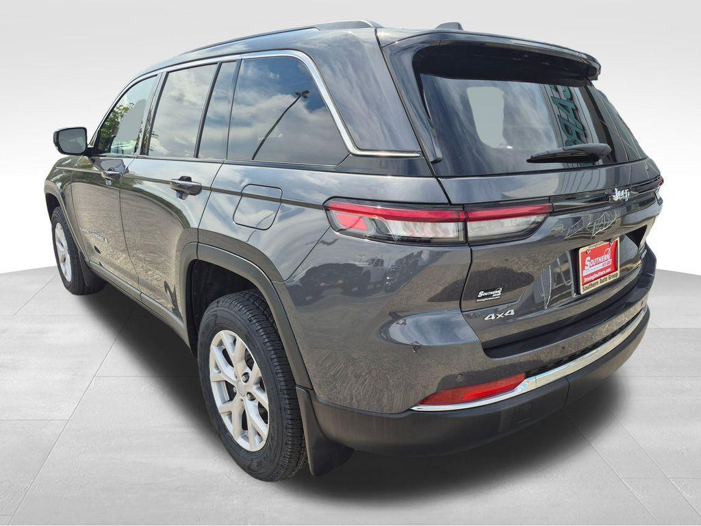 used 2022 Jeep Grand Cherokee car, priced at $32,322