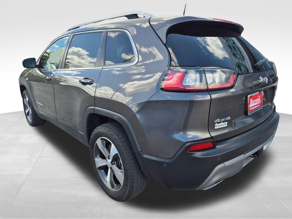 used 2021 Jeep Cherokee car, priced at $17,999
