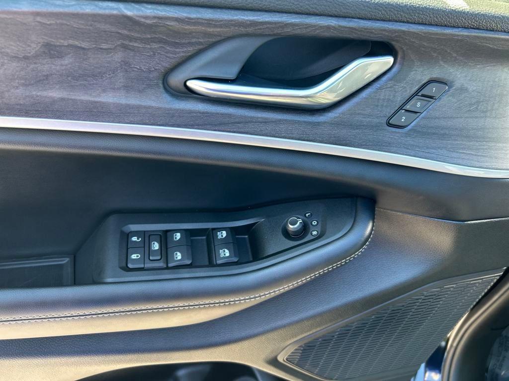 new 2025 Jeep Grand Cherokee L car, priced at $48,329