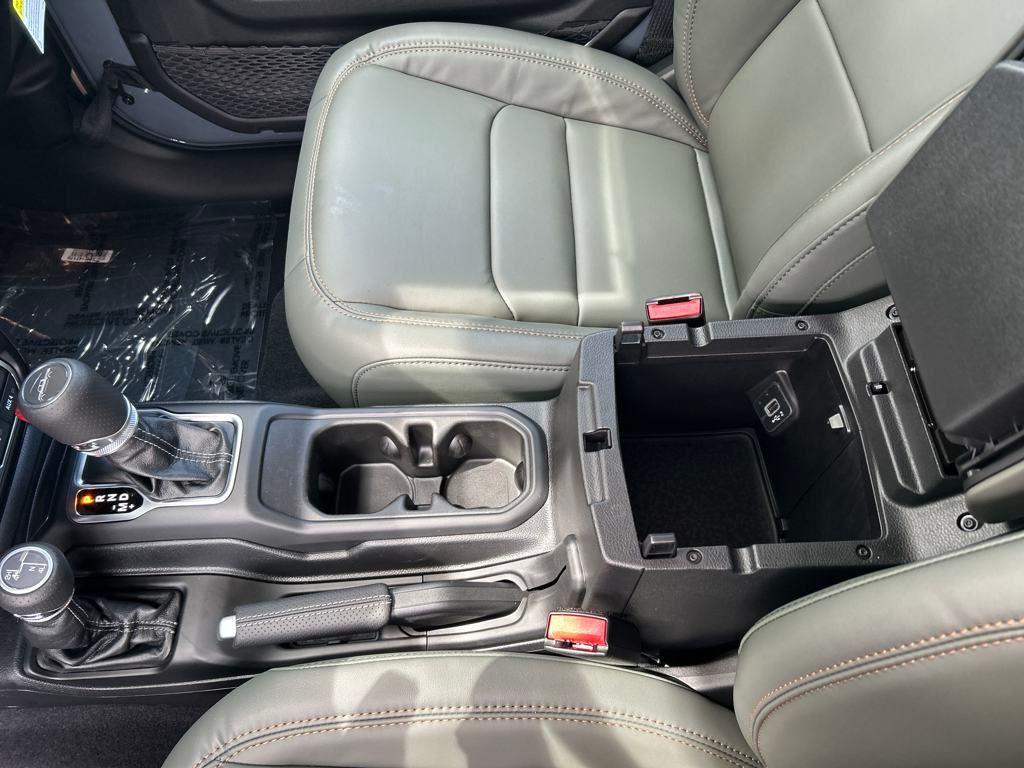 new 2025 Jeep Gladiator car, priced at $54,958