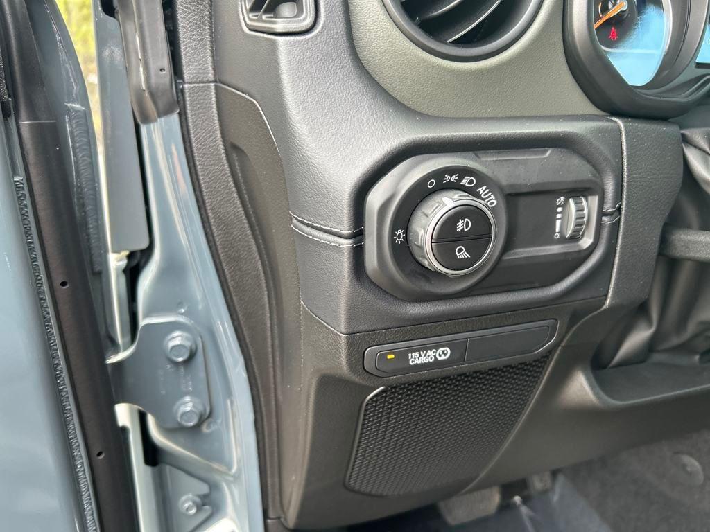 new 2025 Jeep Gladiator car, priced at $54,958