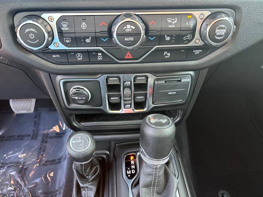 new 2025 Jeep Wrangler car, priced at $49,771