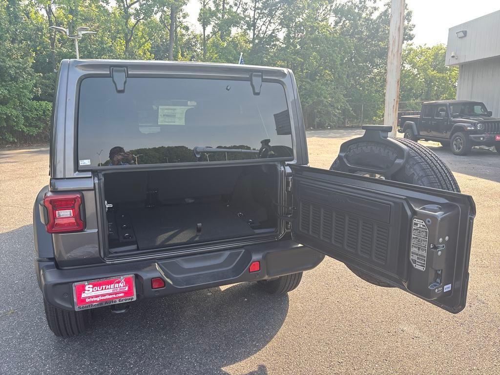 new 2025 Jeep Wrangler car, priced at $46,343