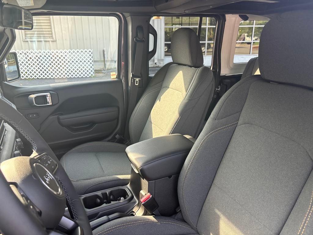 new 2025 Jeep Wrangler car, priced at $53,121