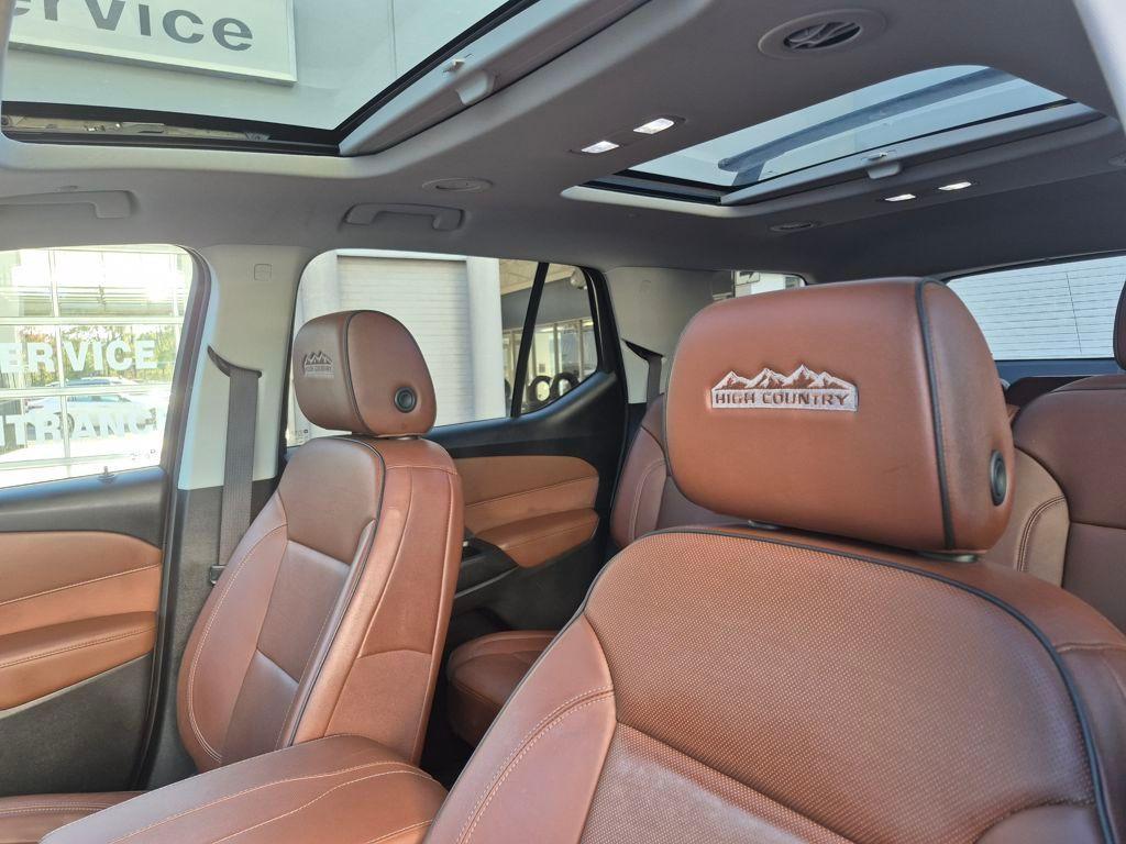 used 2021 Chevrolet Traverse car, priced at $26,569
