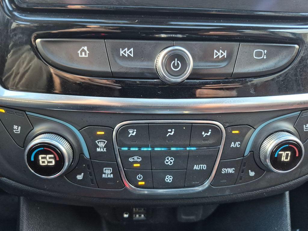 used 2021 Chevrolet Traverse car, priced at $26,569