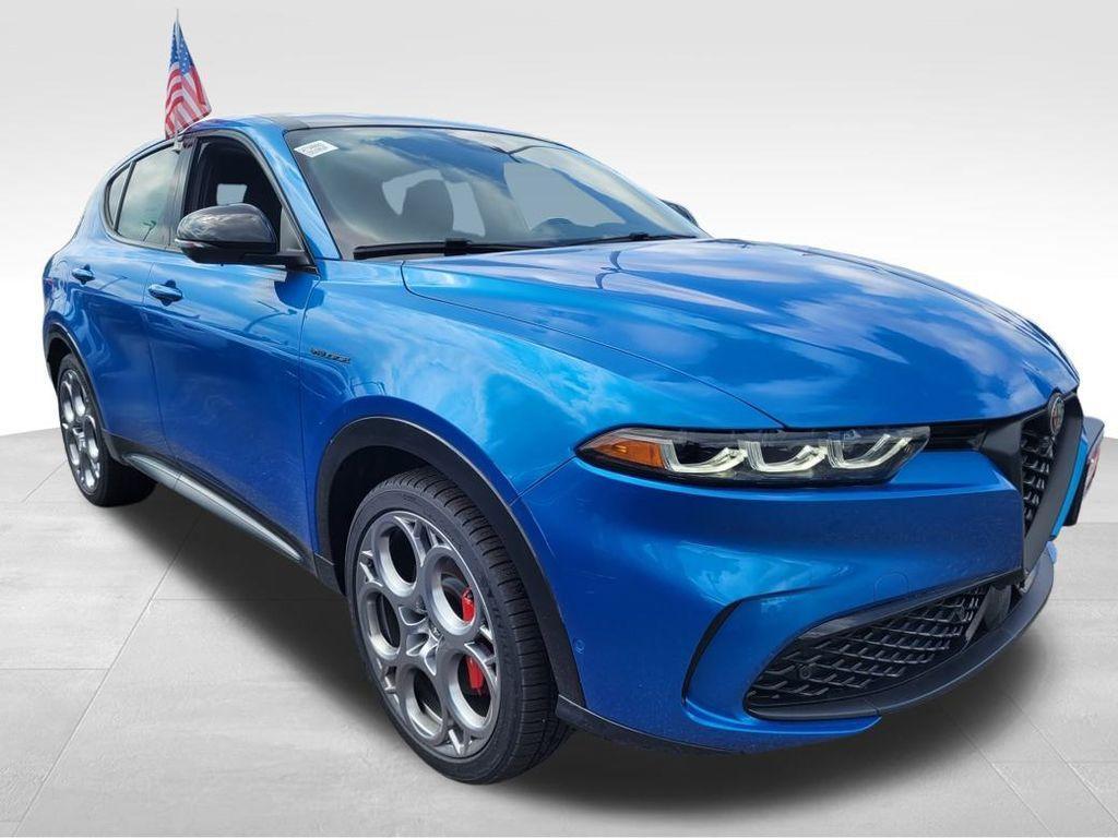 new 2024 Alfa Romeo Tonale car, priced at $37,484