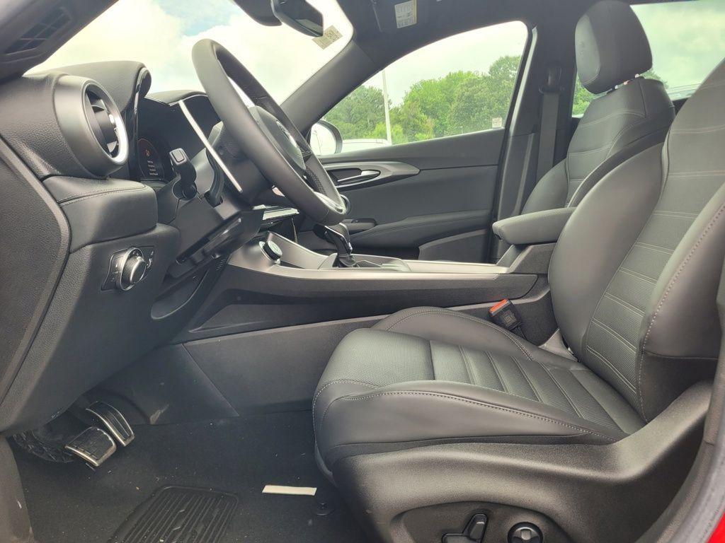 new 2024 Alfa Romeo Tonale car, priced at $37,475