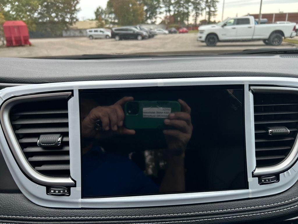 new 2026 Chrysler Pacifica car, priced at $40,626