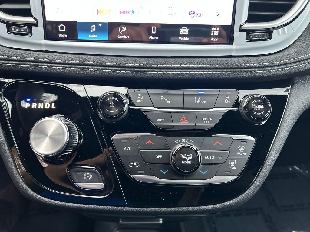 new 2026 Chrysler Pacifica car, priced at $40,626