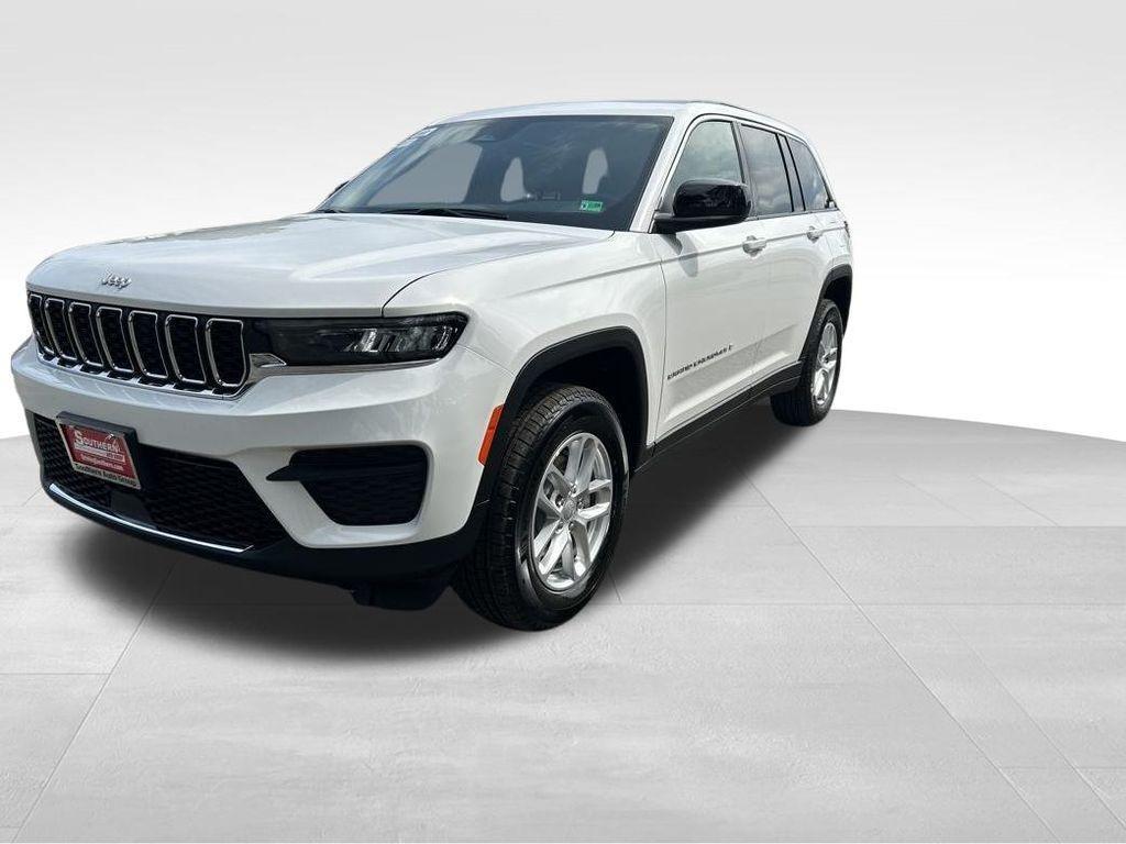 new 2025 Jeep Grand Cherokee car, priced at $35,146