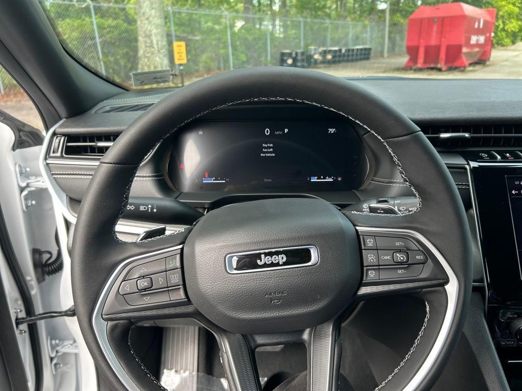 new 2025 Jeep Grand Cherokee car, priced at $35,146