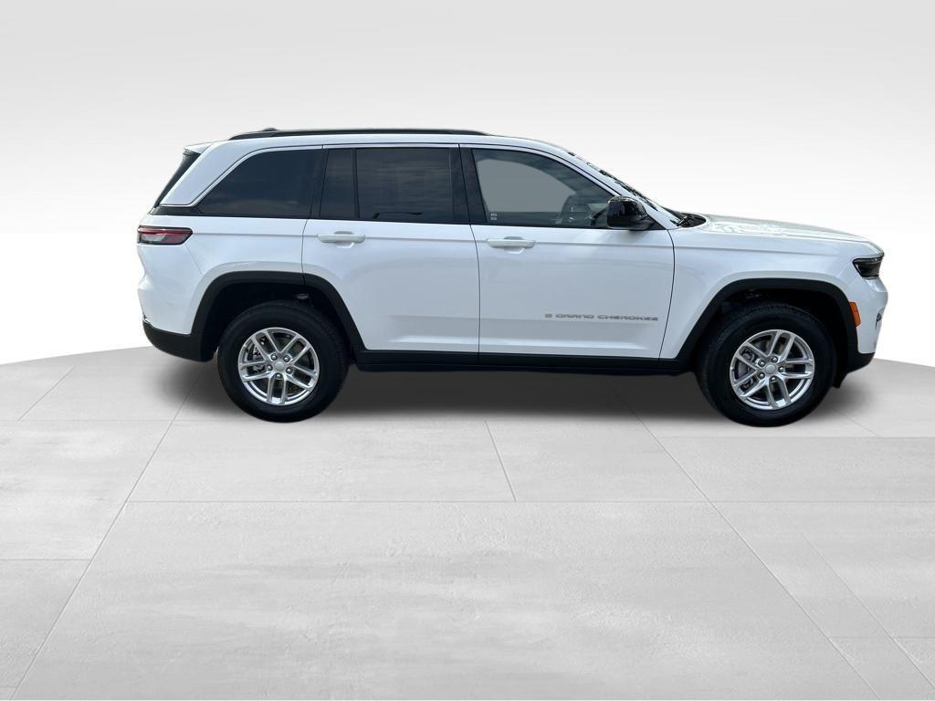new 2025 Jeep Grand Cherokee car, priced at $35,146