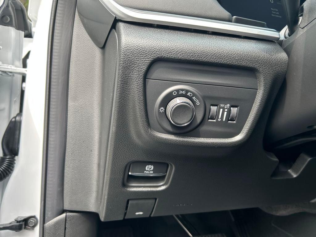 new 2025 Jeep Grand Cherokee car, priced at $35,146