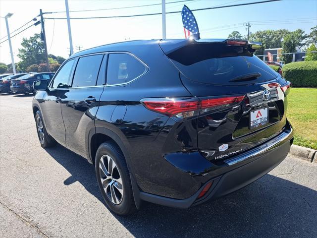 used 2022 Toyota Highlander car, priced at $37,000