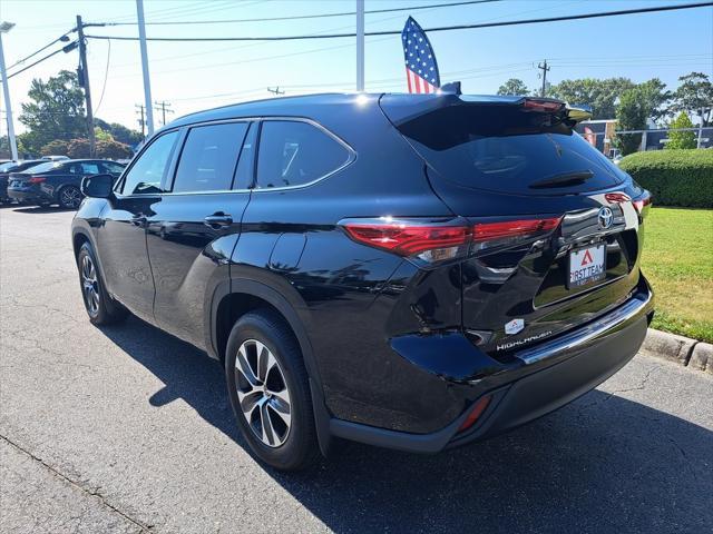 used 2022 Toyota Highlander car, priced at $37,000