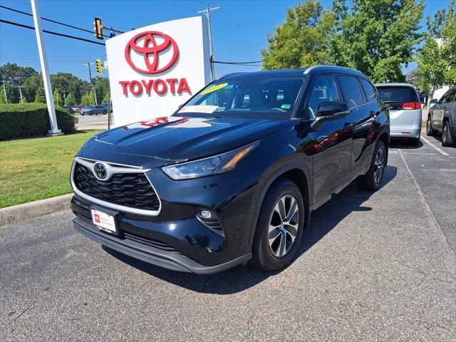 used 2022 Toyota Highlander car, priced at $37,000