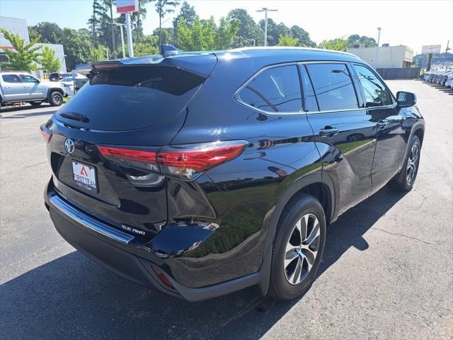 used 2022 Toyota Highlander car, priced at $37,000