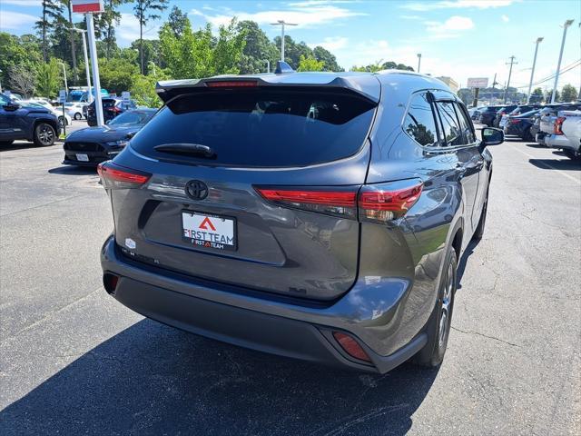 used 2022 Toyota Highlander car, priced at $37,900