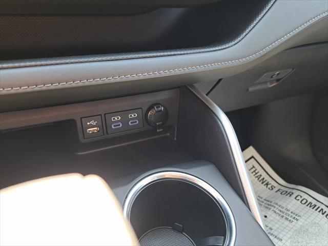 used 2022 Toyota Highlander car, priced at $37,900