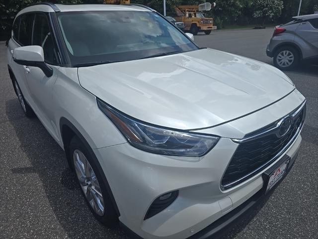 used 2020 Toyota Highlander car, priced at $32,500