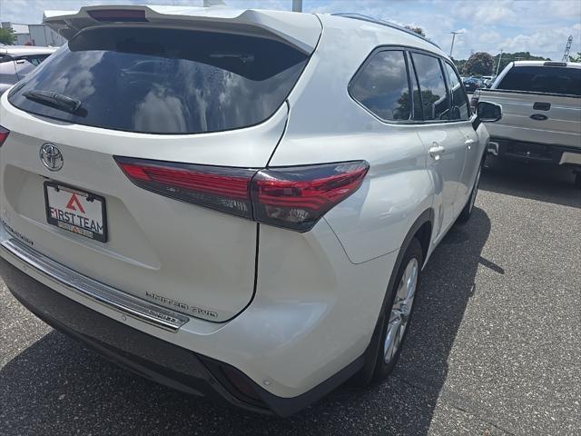 used 2020 Toyota Highlander car, priced at $32,500