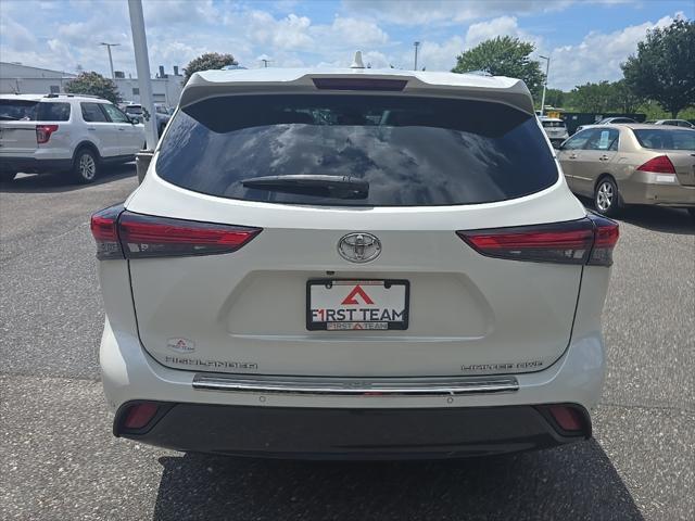 used 2020 Toyota Highlander car, priced at $32,500