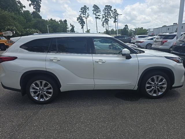 used 2020 Toyota Highlander car, priced at $32,500
