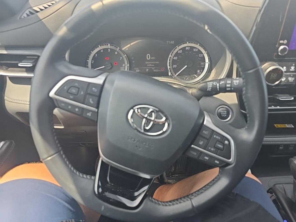 used 2024 Toyota Highlander car, priced at $45,900